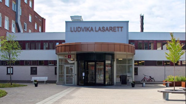 Entrén till Ludvika lasarett.