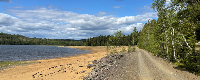 Strand och sjövatten