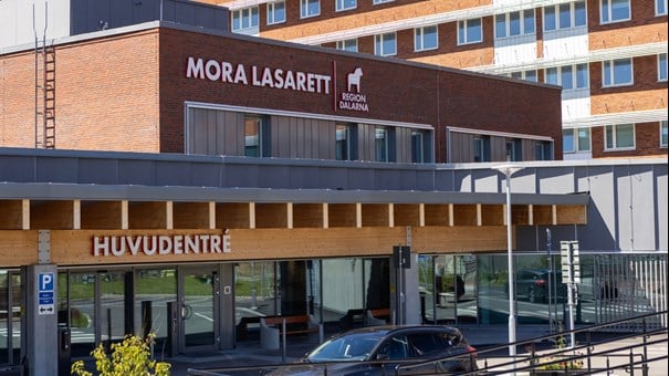 Entrén på Mora lasarett.