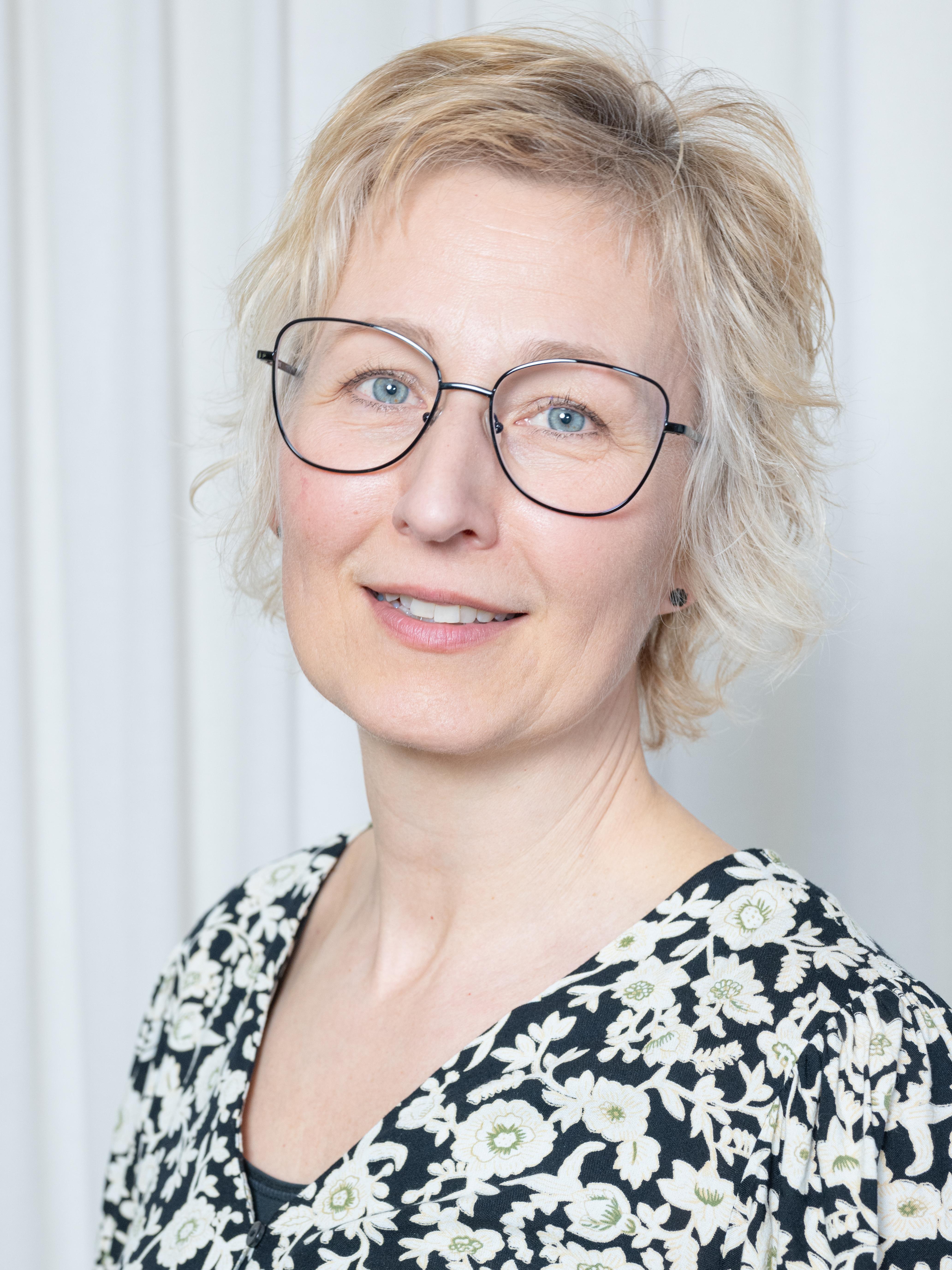 Maria Hjorth portr&auml;ttbild. Foto. 